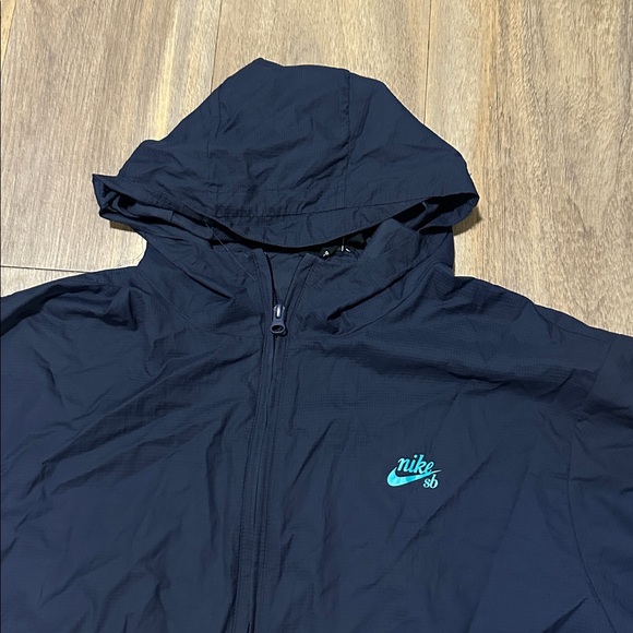 NIKE SB Men's Packable Shell Anorak Jacket - Picture 5 of 8